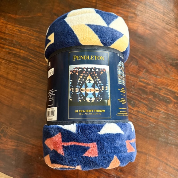 NWT Pendleton Big Thunder Navy Aztec Southwestern Geometric Fleece Throw Blanket - Picture 3 of 10